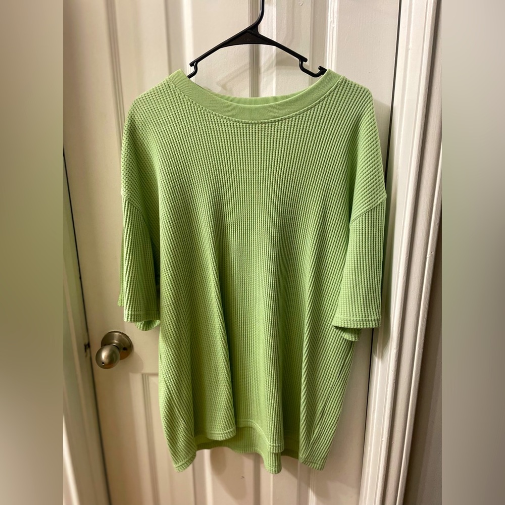 men’s pastel green knit tee shirt